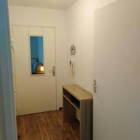 Studio Proche Paris / Rer / Tram *