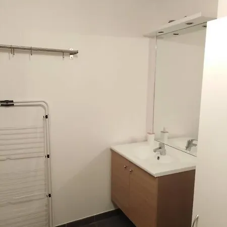 Studio Proche Paris / Rer / Tram